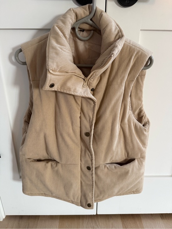 fhniepan Jackets & Blazers - Sleeveless Corduroy Puffer Vest in Light Beige